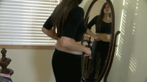 www.boundinthemidwest.com - Lexi Trying on Leggings thumbnail